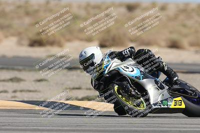 media/Oct-04-2025-CVMA (Sat) [[408bcdd6e4]]/Race 10-Amateur Supersport Middleweight/